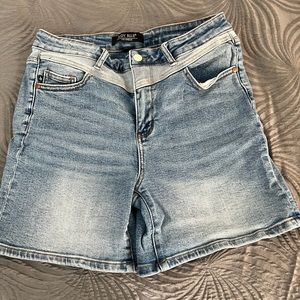 Judy Blue shorts - Size L